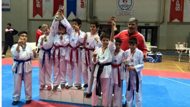 Taekwondocuyu spor yaşamında başarıya  Nasıl götürür