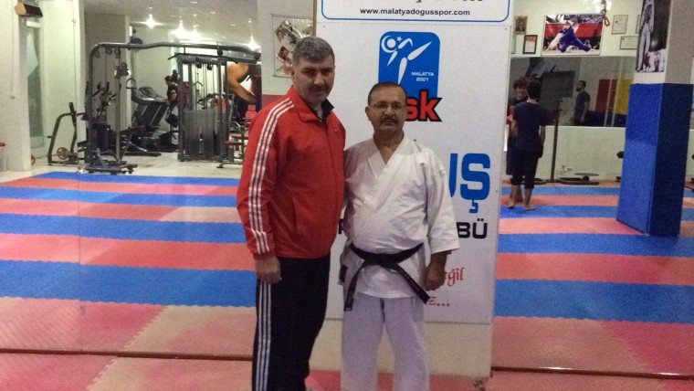 Cüneyt Arkının Hocası Doğuş Sporda Karate Antrenmanlarına Başladı...