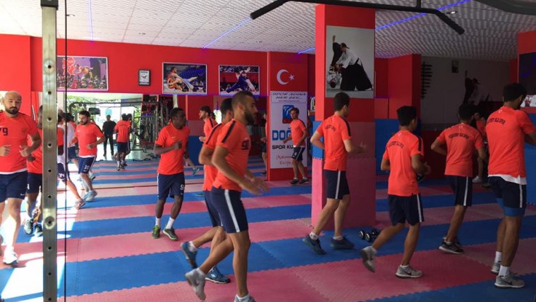 Malatya Yeşilyurt Belediyespor Futbol Takımı Doğuş Spor Kulübünde  Ağırlık Antrenmanı Yaptı.