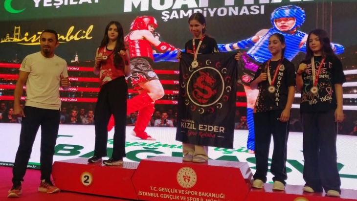 Ayşenur Kızılkaya'dan Gümüş Madalya