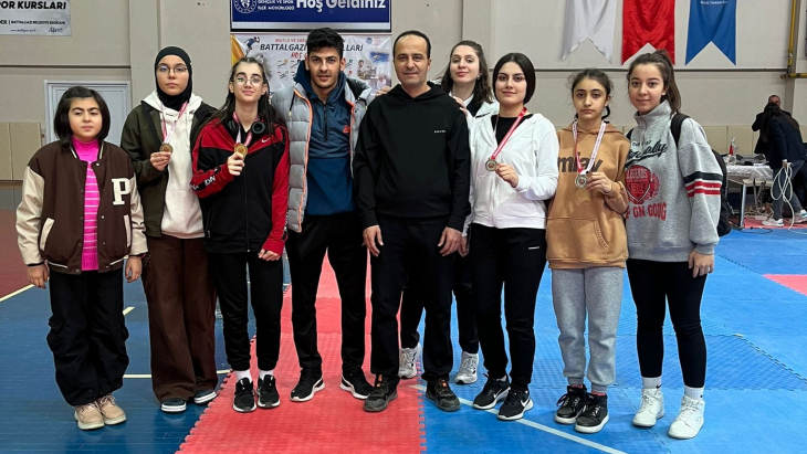 BÜYÜKLER TÜRKİYE TAEKKWONDO ŞAMPİYONASI İL SEÇMESİNDE DOĞUŞ SPOR KULÜBÜNDEN BÜYÜK BAŞARI