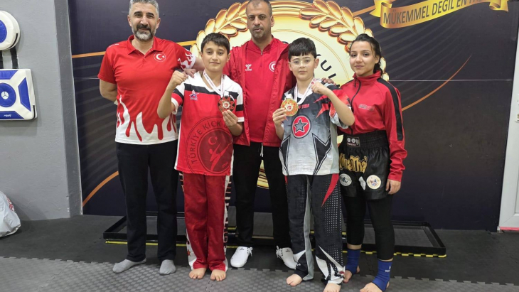 Doğuş Spor Kickboks  2 Madalya  Büyük Başarı
