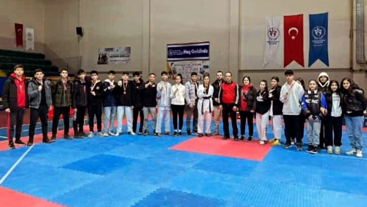 DOĞUŞ SPOR KULÜBÜ BAŞARIYA DOYMUYOR