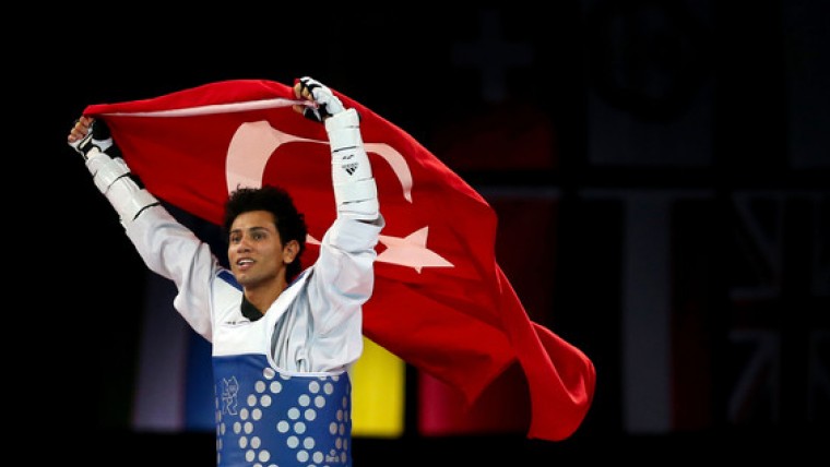 Servet Tazegül  Tekvando şov Olimpiyat şampiyonu